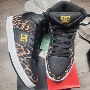 DC Skateboard Shoes high top Size 5.5 Youth ADGS700034 Black Leopard Print